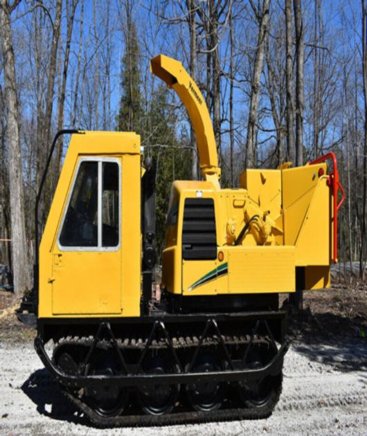 Bombardier/Prinoth Track Carrier W/Vermeer BC 1000 wood chipper